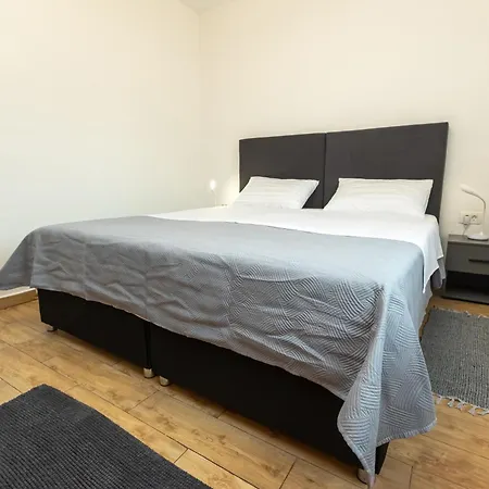 Bulevar With Terrace *