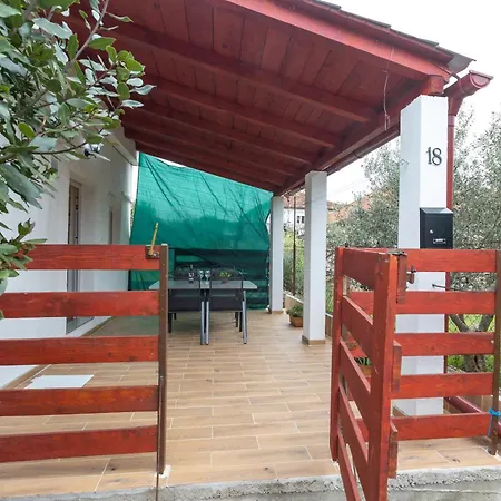 Bulevar With Terrace 아파트