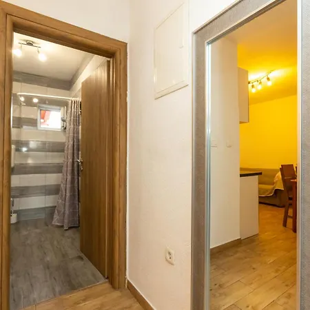 Bulevar With Terrace * Задар