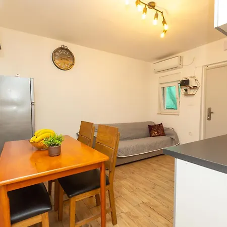 Bulevar With Terrace * Задар